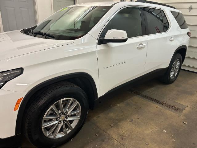 used 2022 Chevrolet Traverse car, priced at $34,878