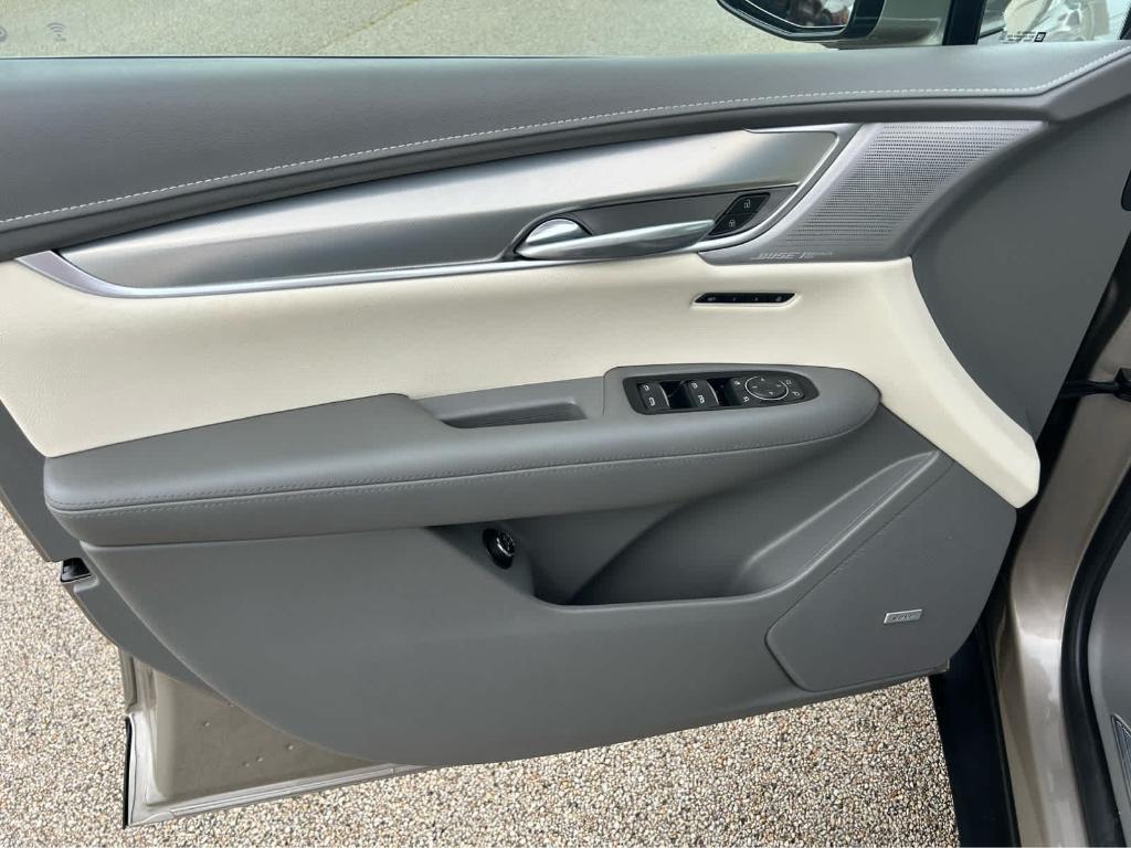 used 2023 Cadillac XT5 car, priced at $35,080