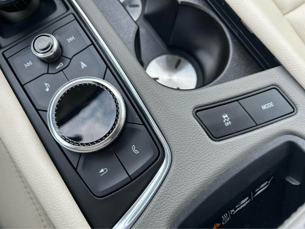 used 2023 Cadillac XT5 car, priced at $35,080