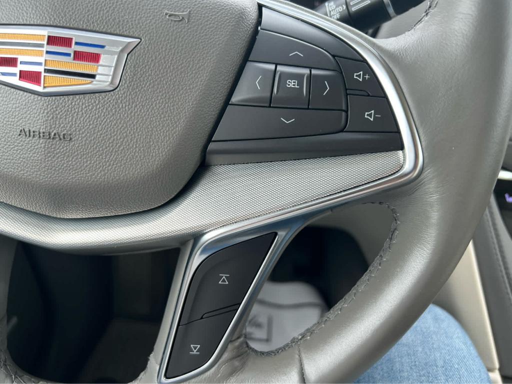 used 2023 Cadillac XT5 car, priced at $35,080