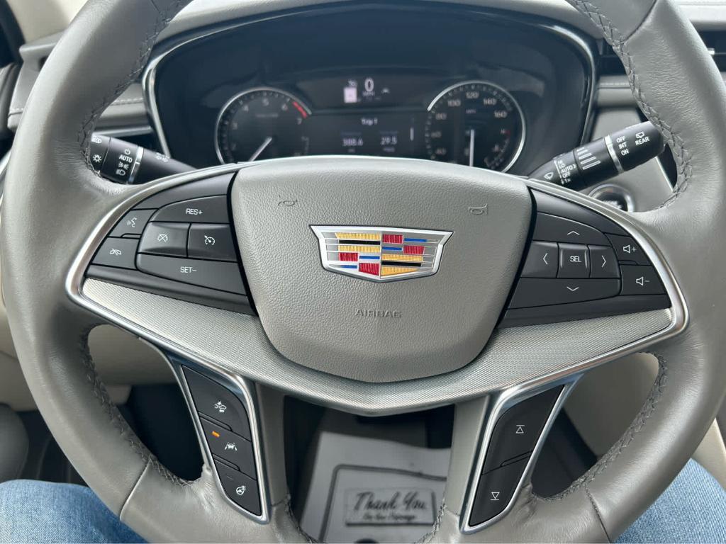 used 2023 Cadillac XT5 car, priced at $35,080