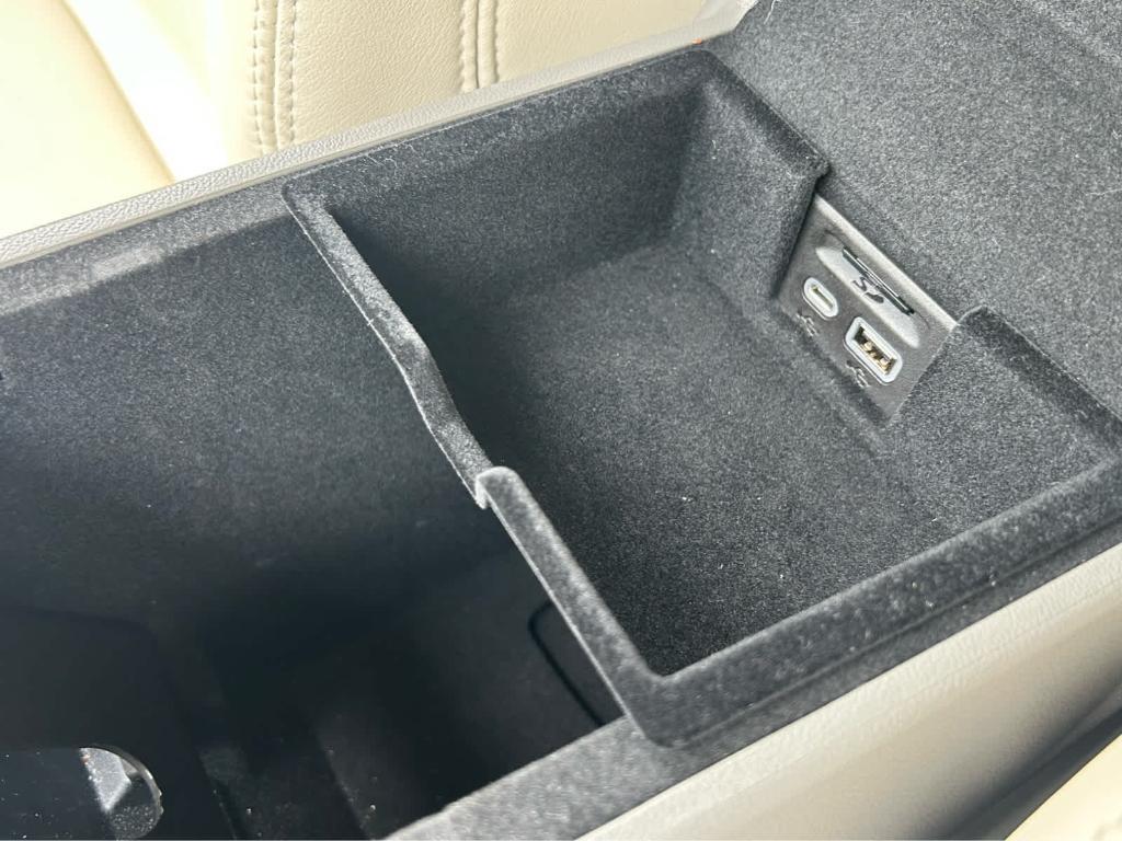 used 2023 Cadillac XT5 car, priced at $35,080