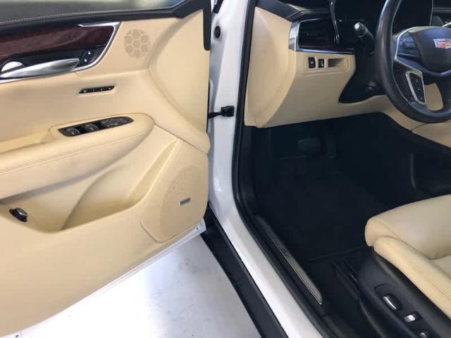 used 2017 Cadillac XT5 car, priced at $23,110