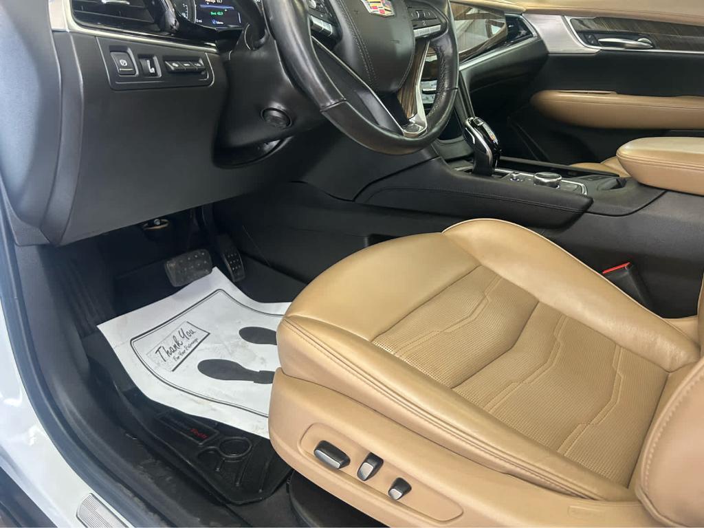 used 2021 Cadillac XT6 car, priced at $33,990