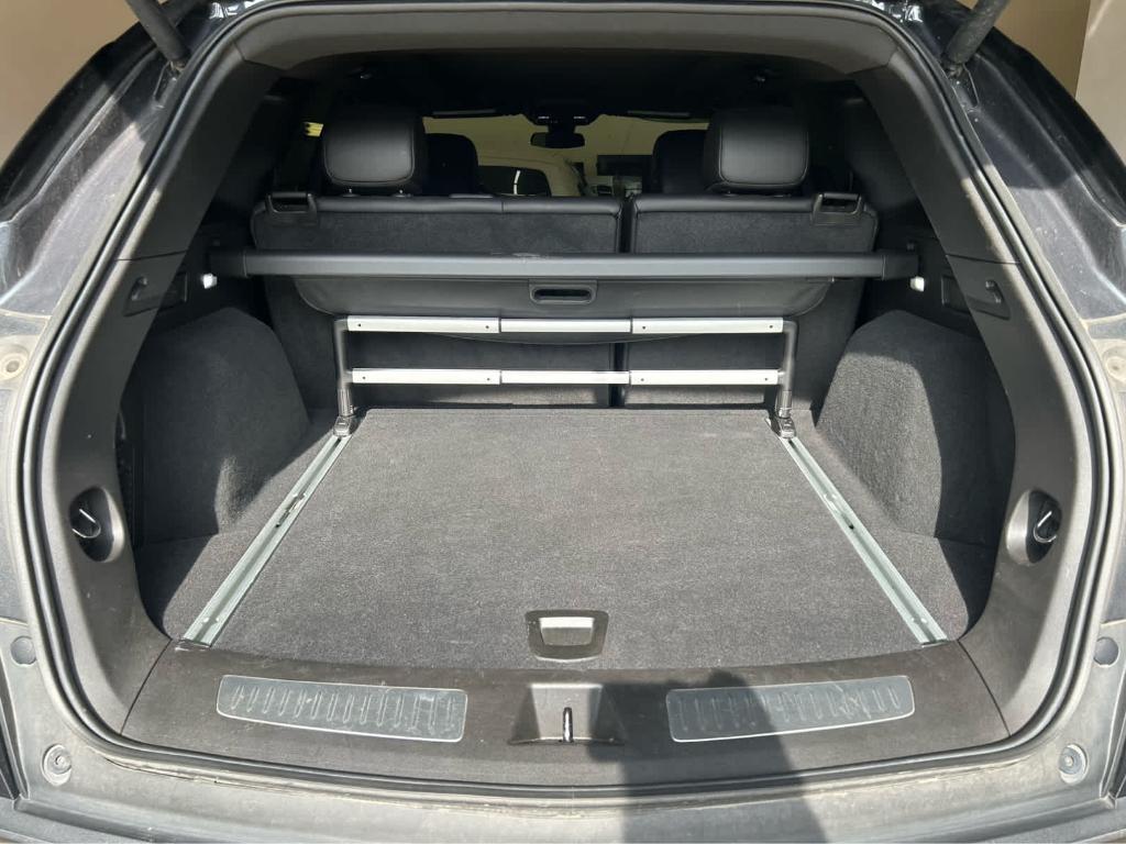 used 2021 Cadillac XT5 car, priced at $26,230