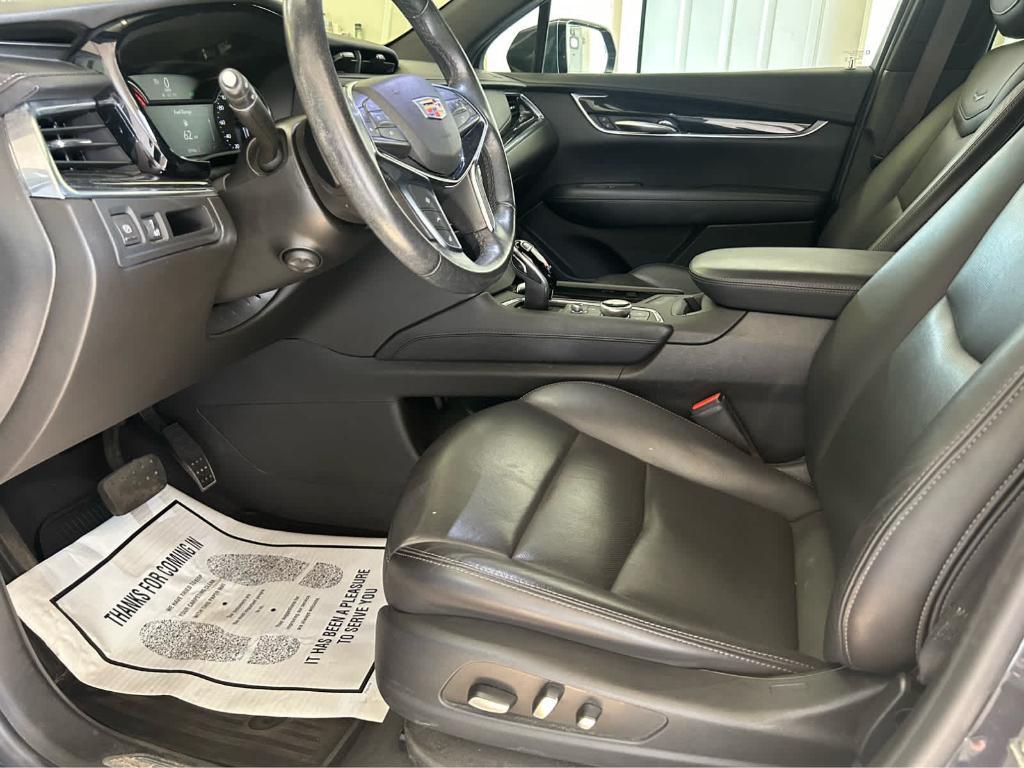 used 2021 Cadillac XT5 car, priced at $26,230
