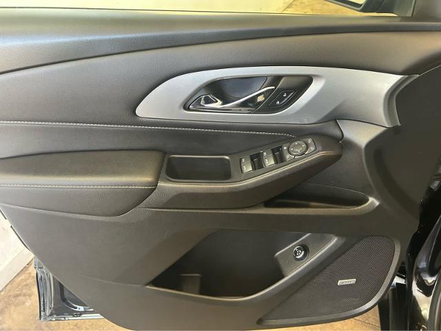 used 2022 Chevrolet Traverse car, priced at $34,889