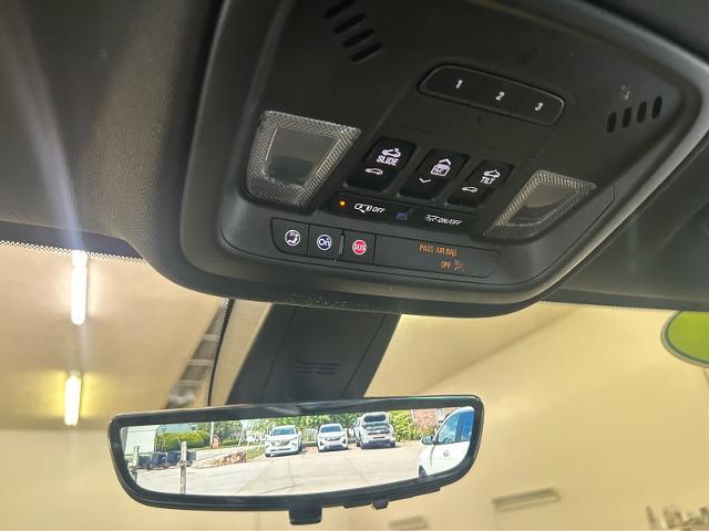 used 2022 Chevrolet Traverse car, priced at $34,889