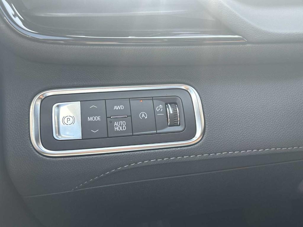 new 2025 Buick Enclave car, priced at $59,885