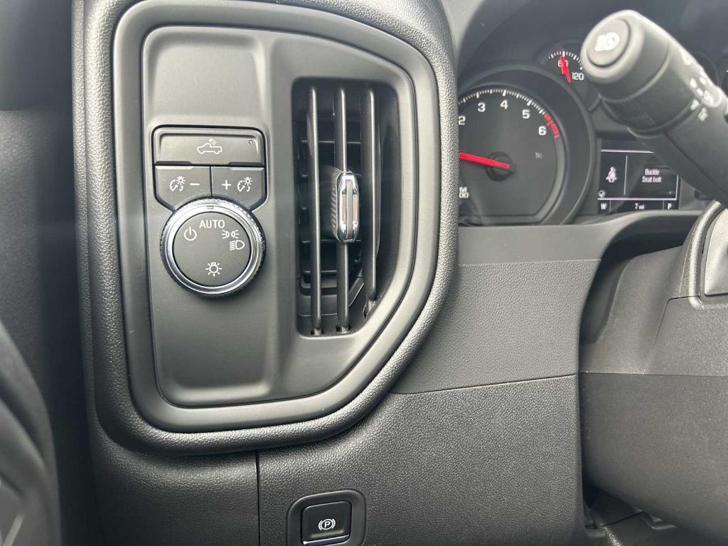 new 2025 GMC Sierra 1500 car, priced at $41,360