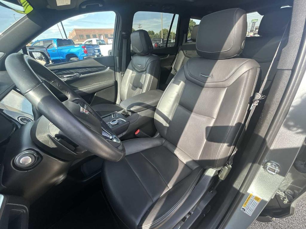 used 2025 Cadillac XT6 car, priced at $46,990