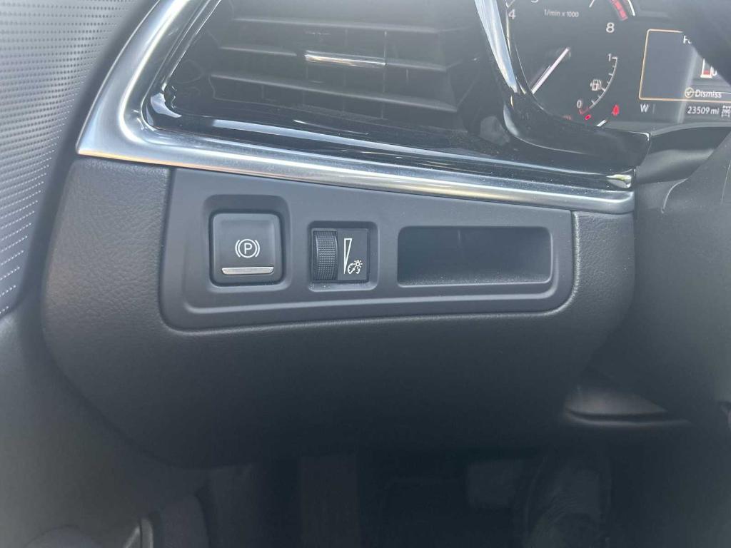 used 2025 Cadillac XT6 car, priced at $46,990