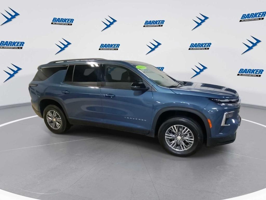 used 2025 Chevrolet Traverse car, priced at $36,290