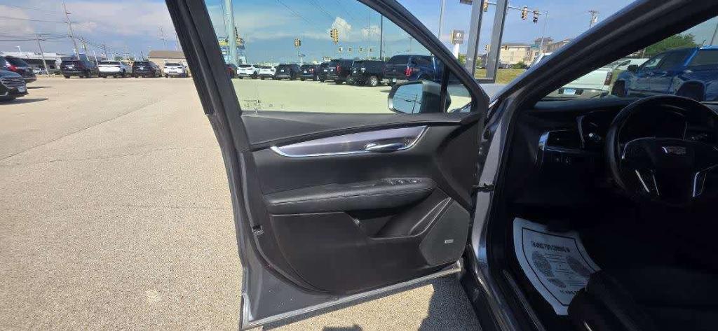 used 2020 Cadillac XT5 car, priced at $23,990