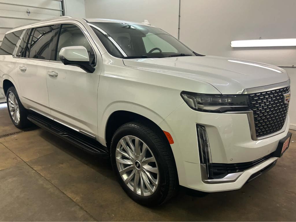 used 2022 Cadillac Escalade ESV car, priced at $74,990