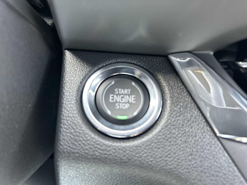 new 2025 Buick Envista car, priced at $23,419