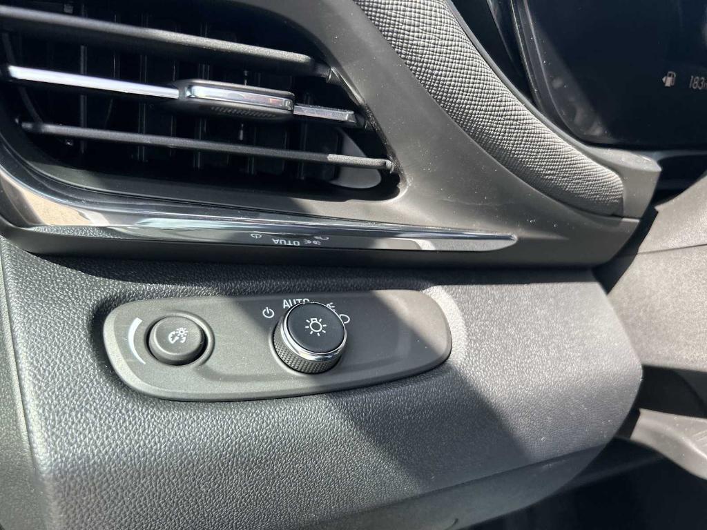 new 2025 Buick Envista car, priced at $23,419