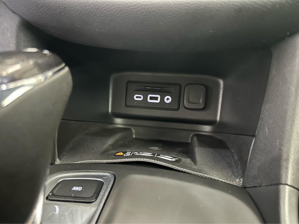 used 2021 Chevrolet Equinox car, priced at $23,120