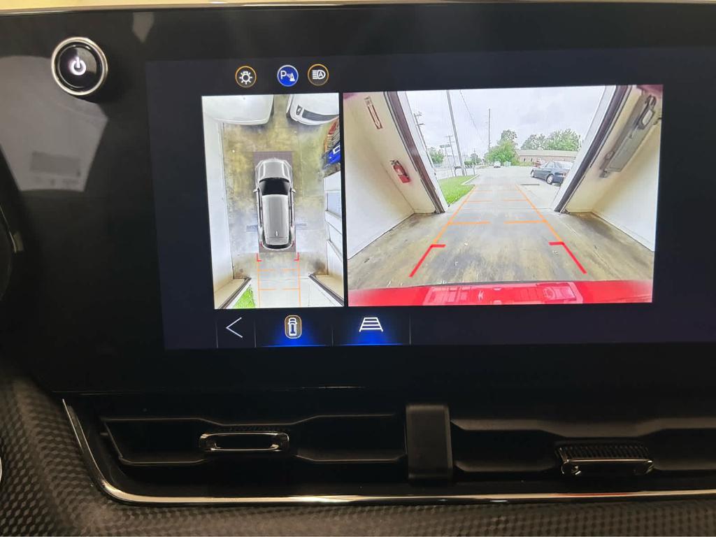 new 2025 Chevrolet Equinox car, priced at $35,990