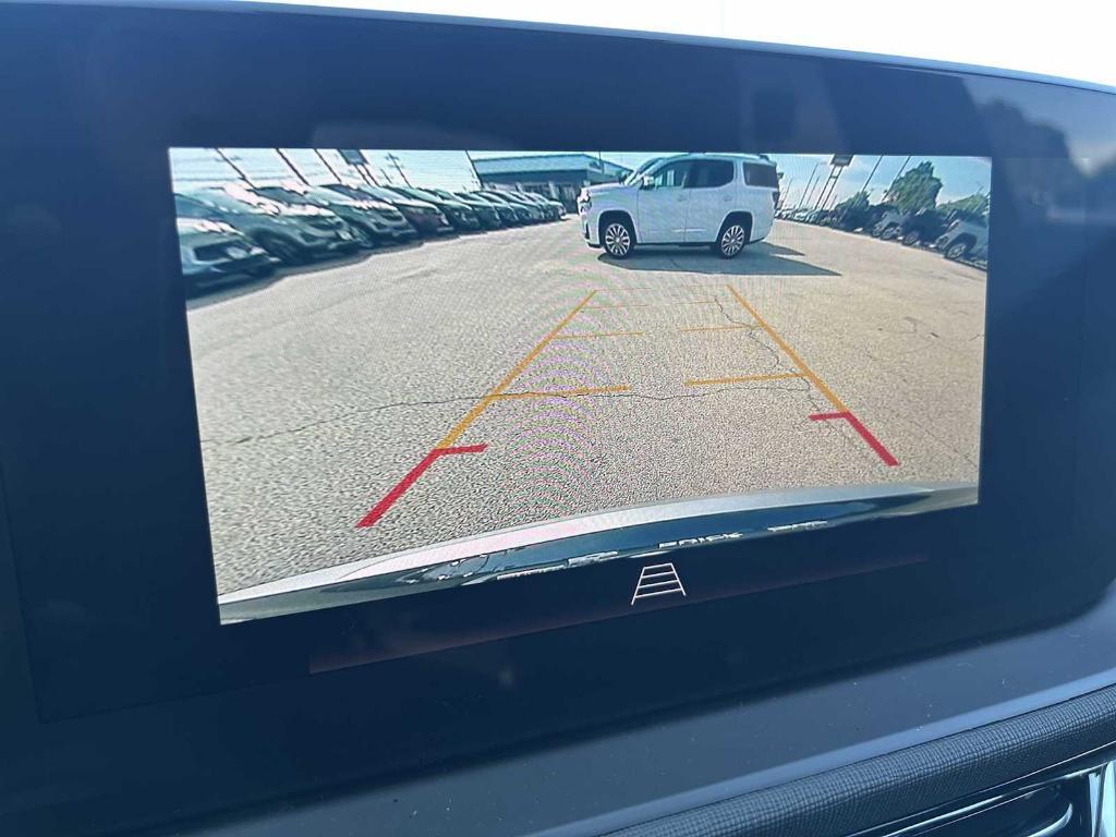 new 2025 Buick Envista car, priced at $26,693