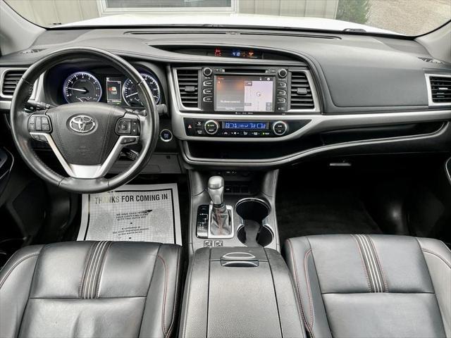 used 2019 Toyota Highlander car, priced at $28,999