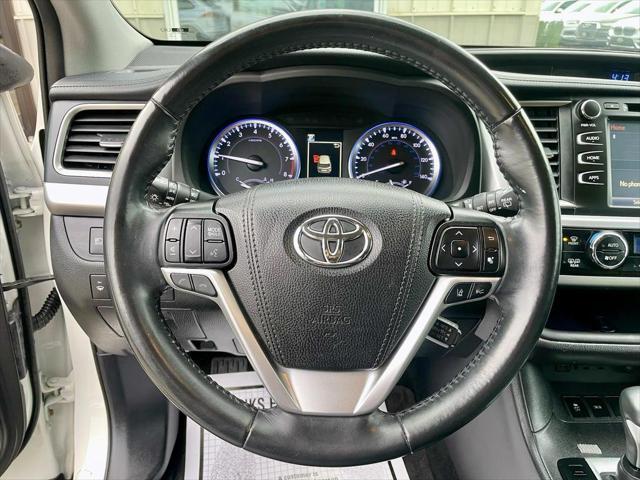 used 2019 Toyota Highlander car, priced at $28,999