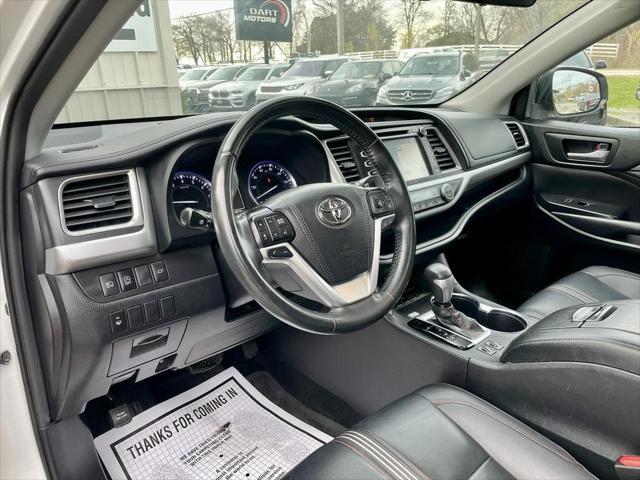 used 2019 Toyota Highlander car, priced at $28,999