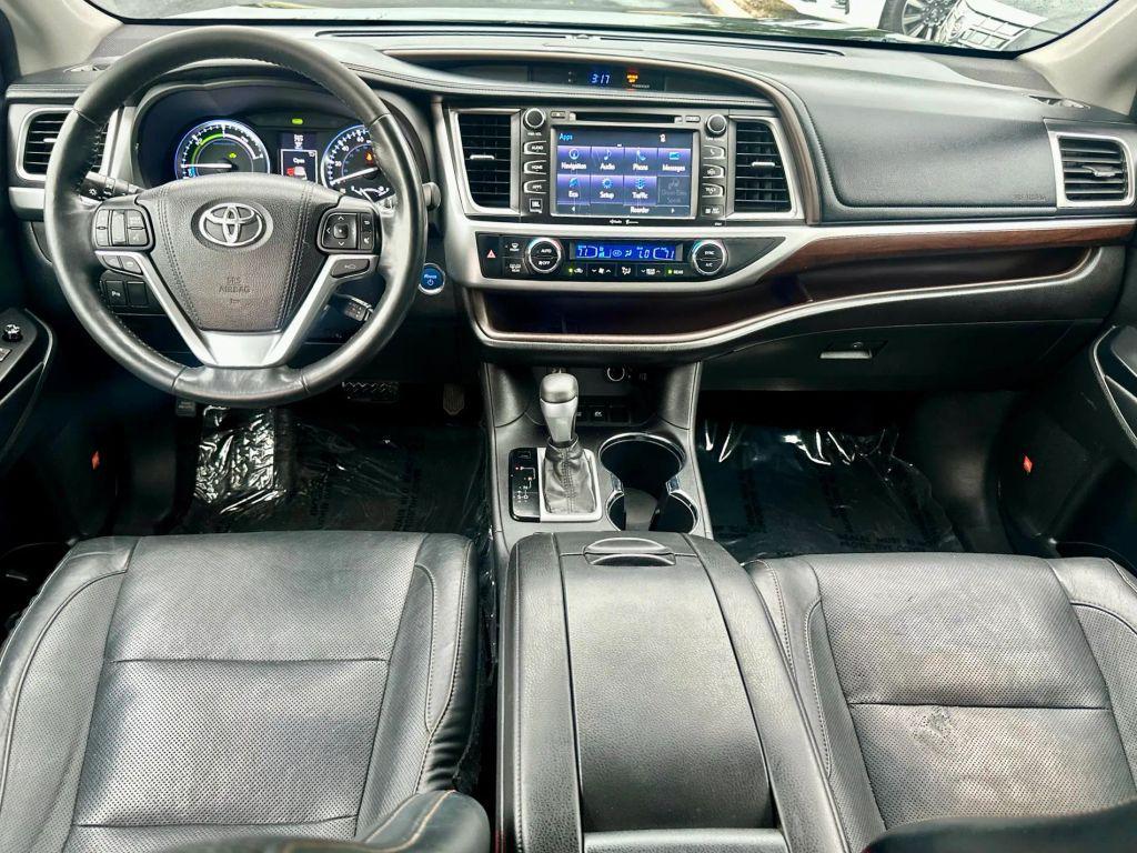 used 2015 Toyota Highlander Hybrid car, priced at $21,999
