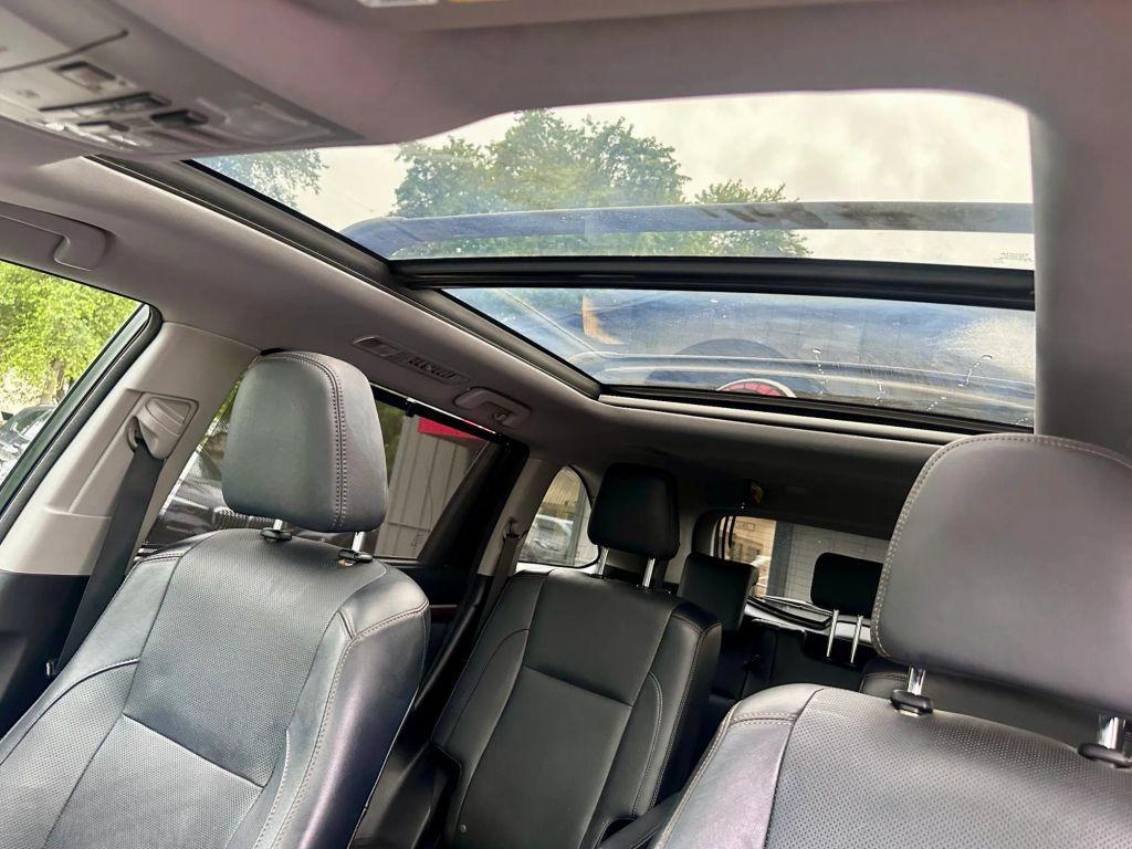used 2015 Toyota Highlander Hybrid car, priced at $21,999