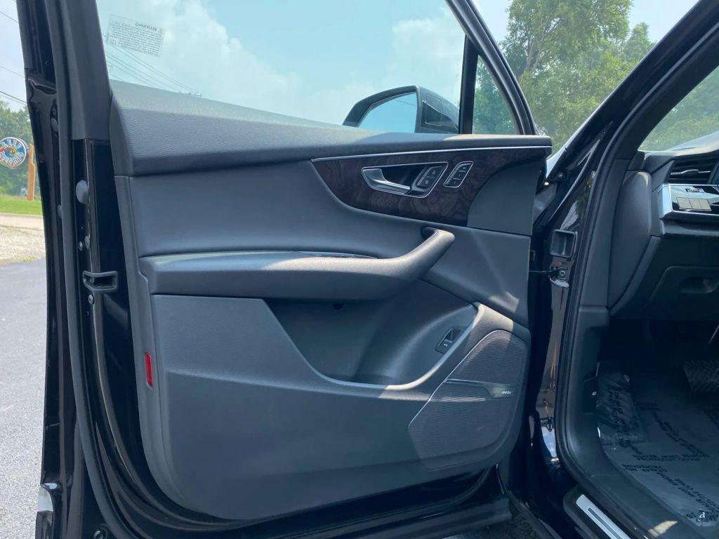 used 2020 Audi Q7 car, priced at $29,999