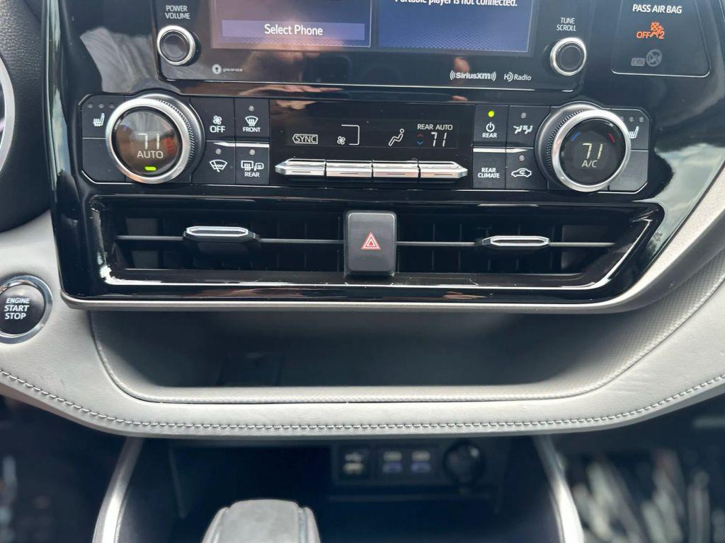 used 2022 Toyota Highlander car, priced at $28,999