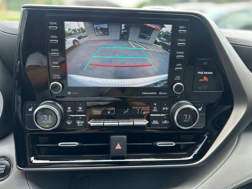 used 2022 Toyota Highlander car, priced at $28,999