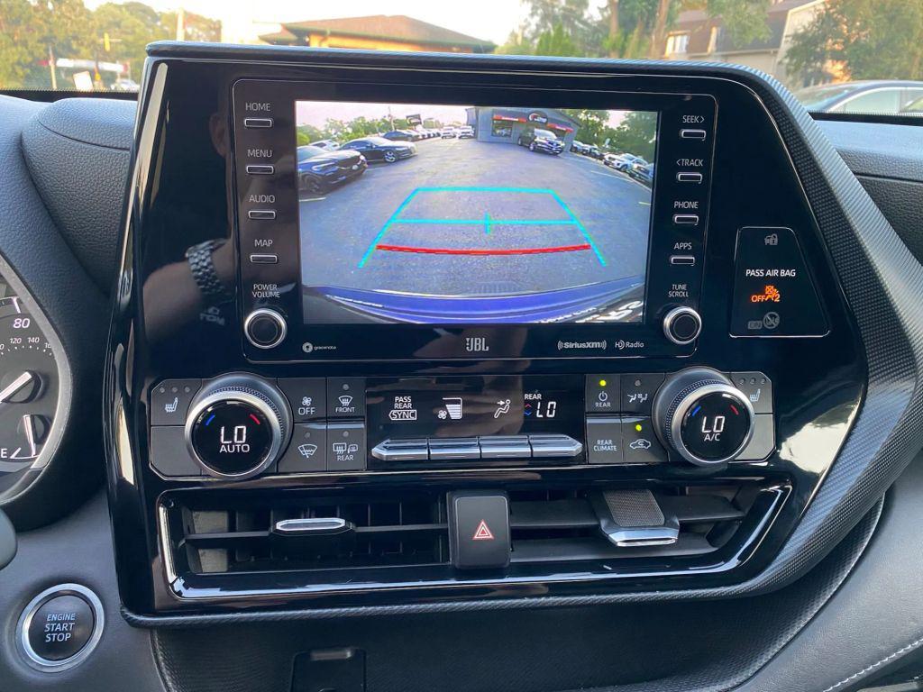 used 2021 Toyota Highlander car, priced at $34,999