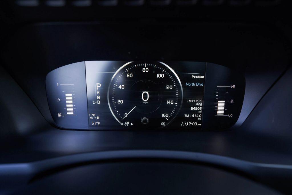 used 2018 Volvo XC90 car, priced at $22,999