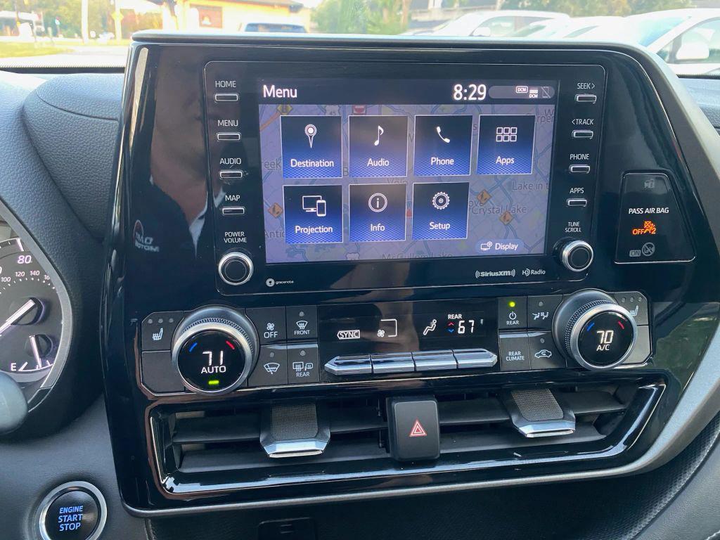 used 2021 Toyota Highlander car, priced at $27,999