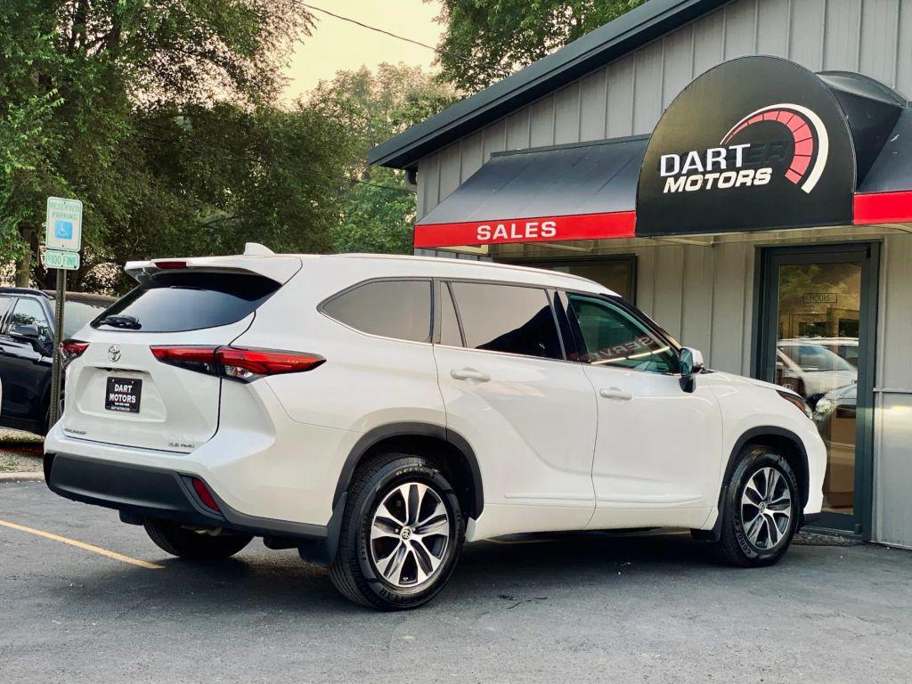 used 2021 Toyota Highlander car, priced at $27,999