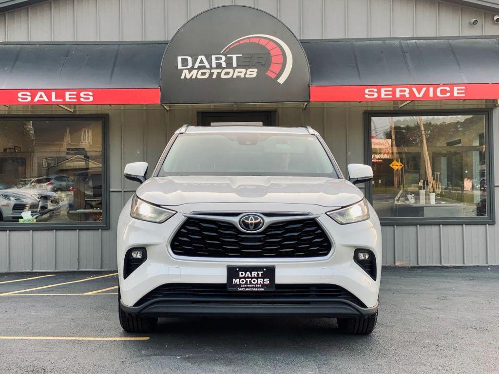 used 2021 Toyota Highlander car, priced at $27,999