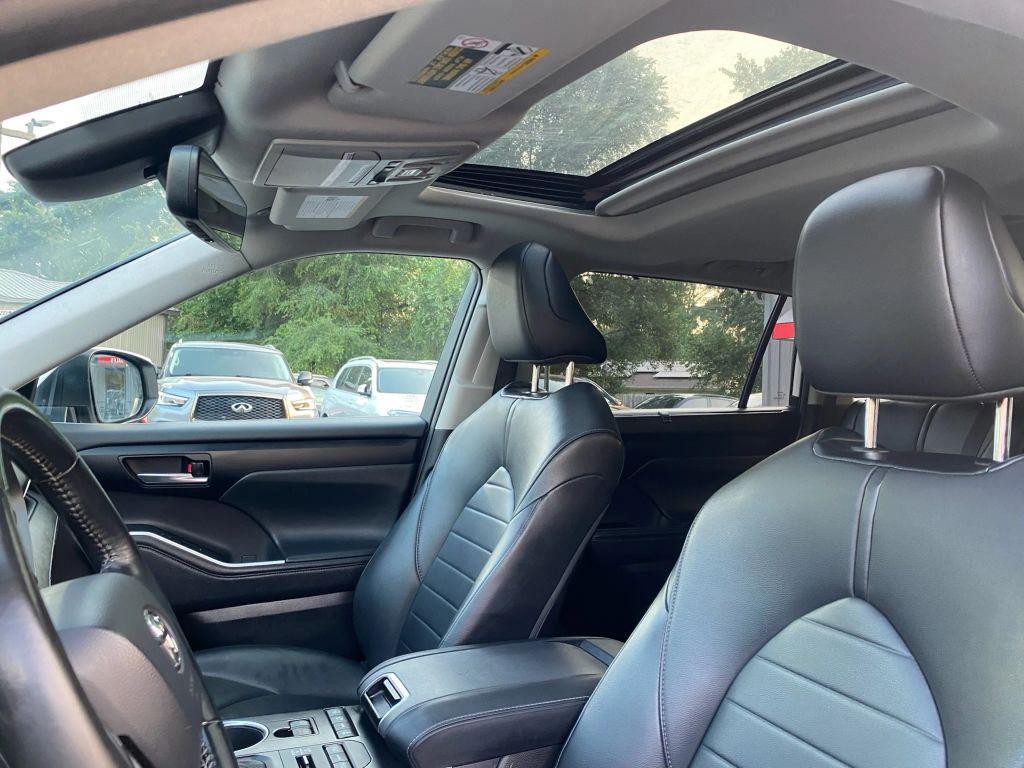 used 2021 Toyota Highlander car, priced at $27,999