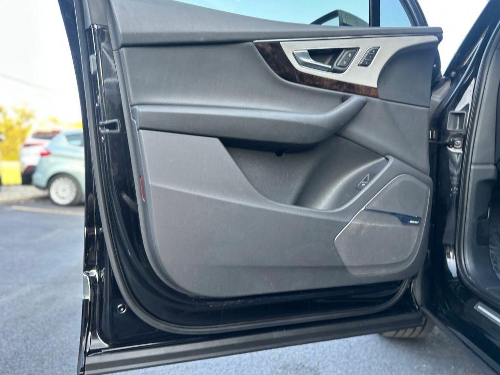 used 2019 Audi Q7 car, priced at $21,999