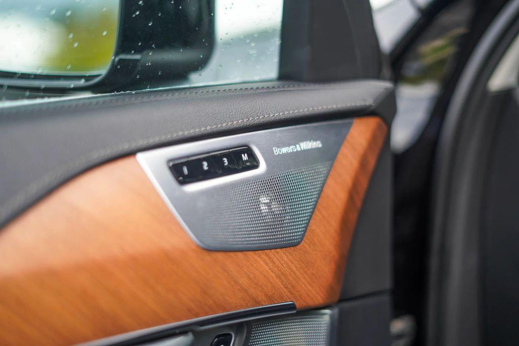 used 2018 Volvo XC90 car, priced at $20,995