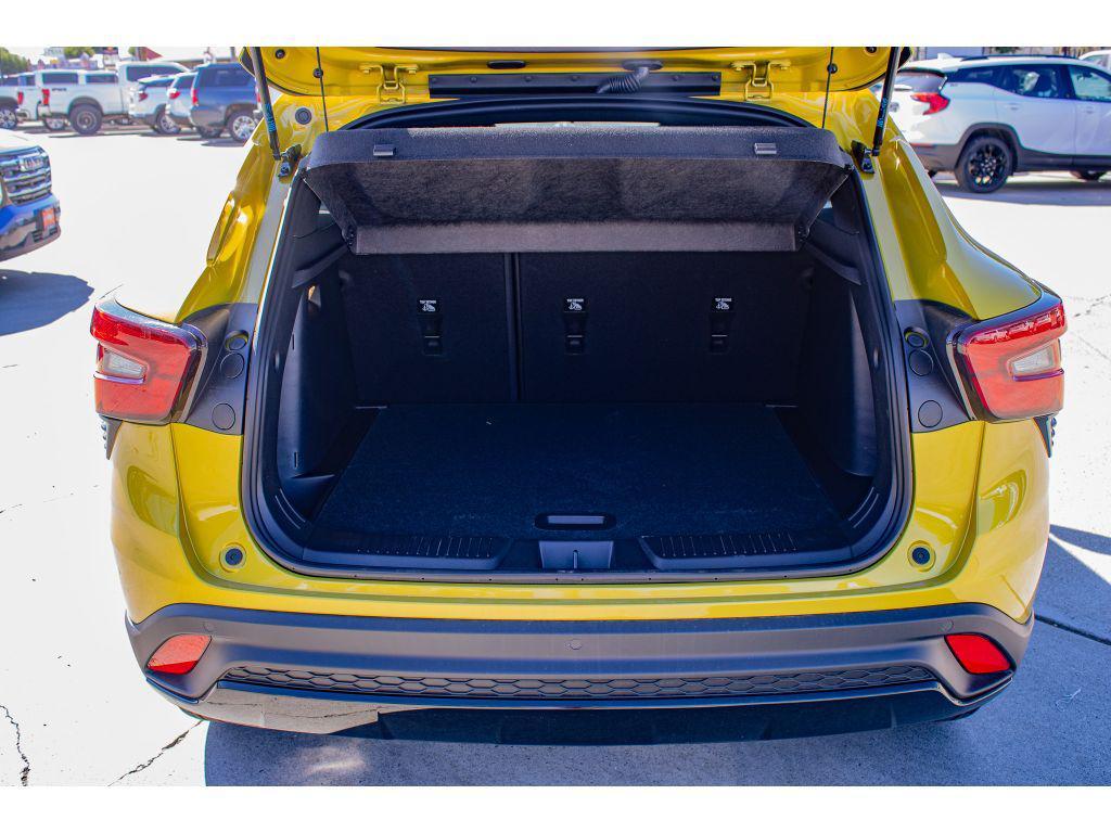 new 2025 Chevrolet Trax car, priced at $25,500