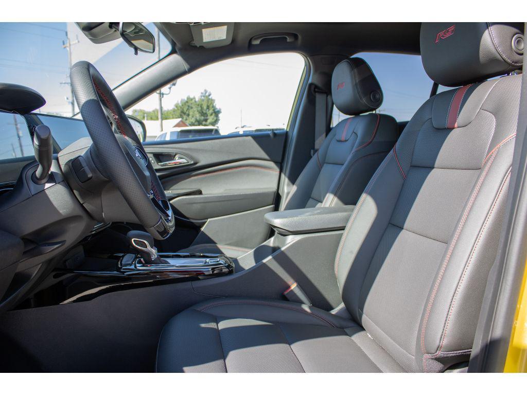 new 2025 Chevrolet Trax car, priced at $25,500