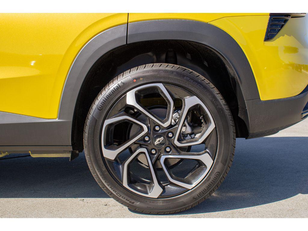 new 2025 Chevrolet Trax car, priced at $25,500