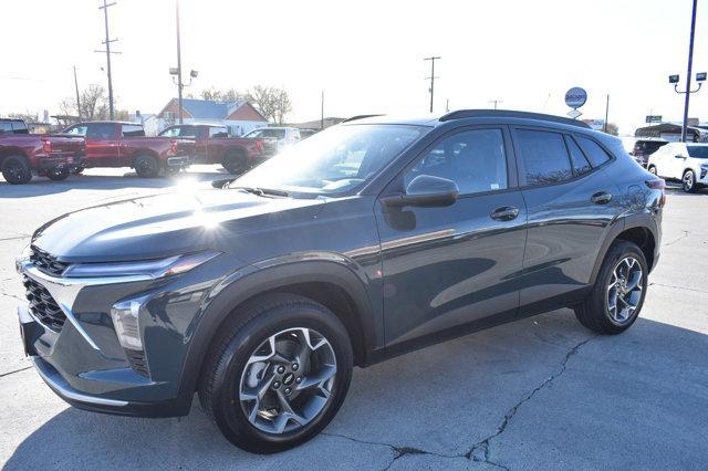 new 2025 Chevrolet Trax car, priced at $25,260