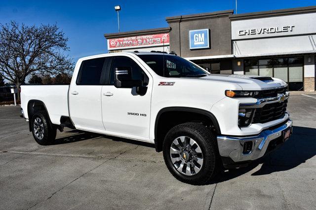 new 2025 Chevrolet Silverado 3500 car