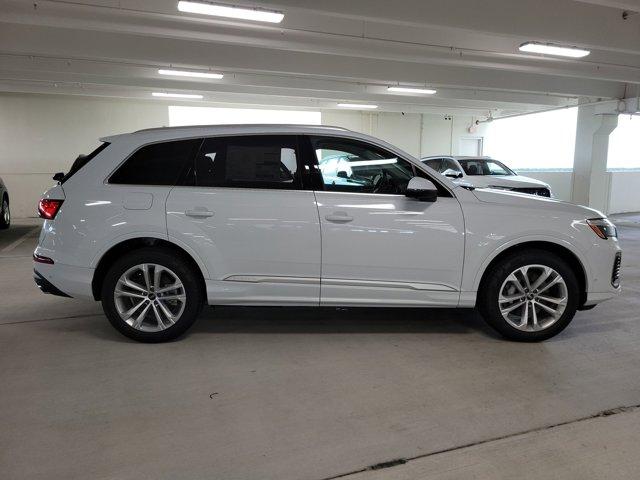 new 2025 Audi Q7 car, priced at $75,655