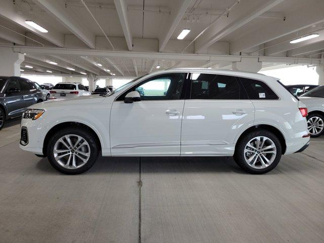 new 2025 Audi Q7 car, priced at $70,455