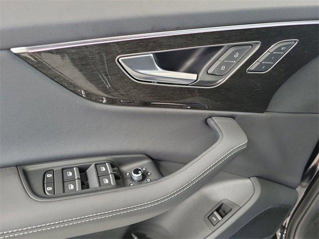 new 2025 Audi Q7 car, priced at $71,450