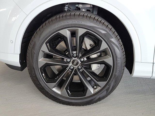 new 2025 Audi Q7 car, priced at $77,750