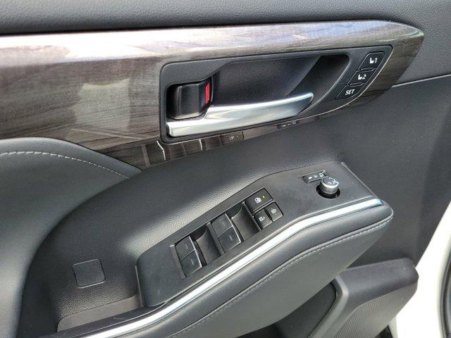 used 2023 Toyota Highlander car, priced at $38,475